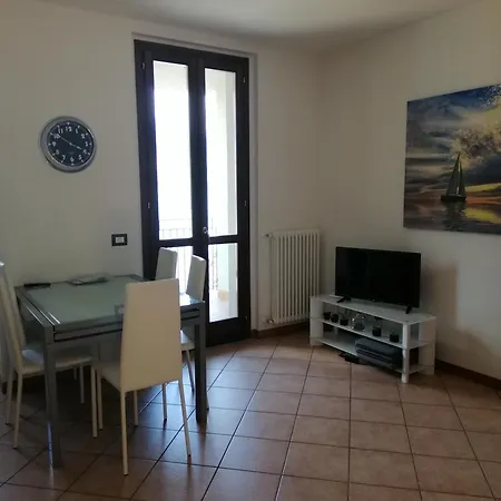 Regina Lake Como Apartament