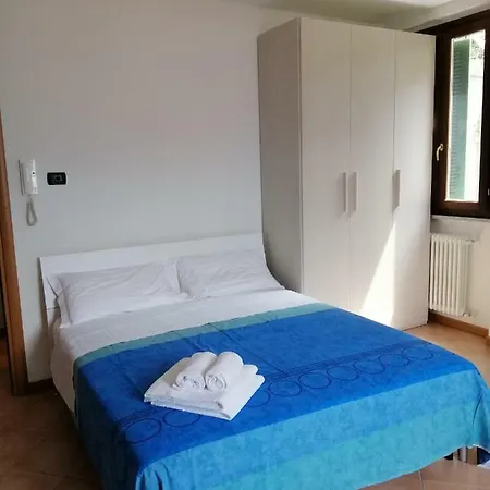 Regina Lake Como Apartament *